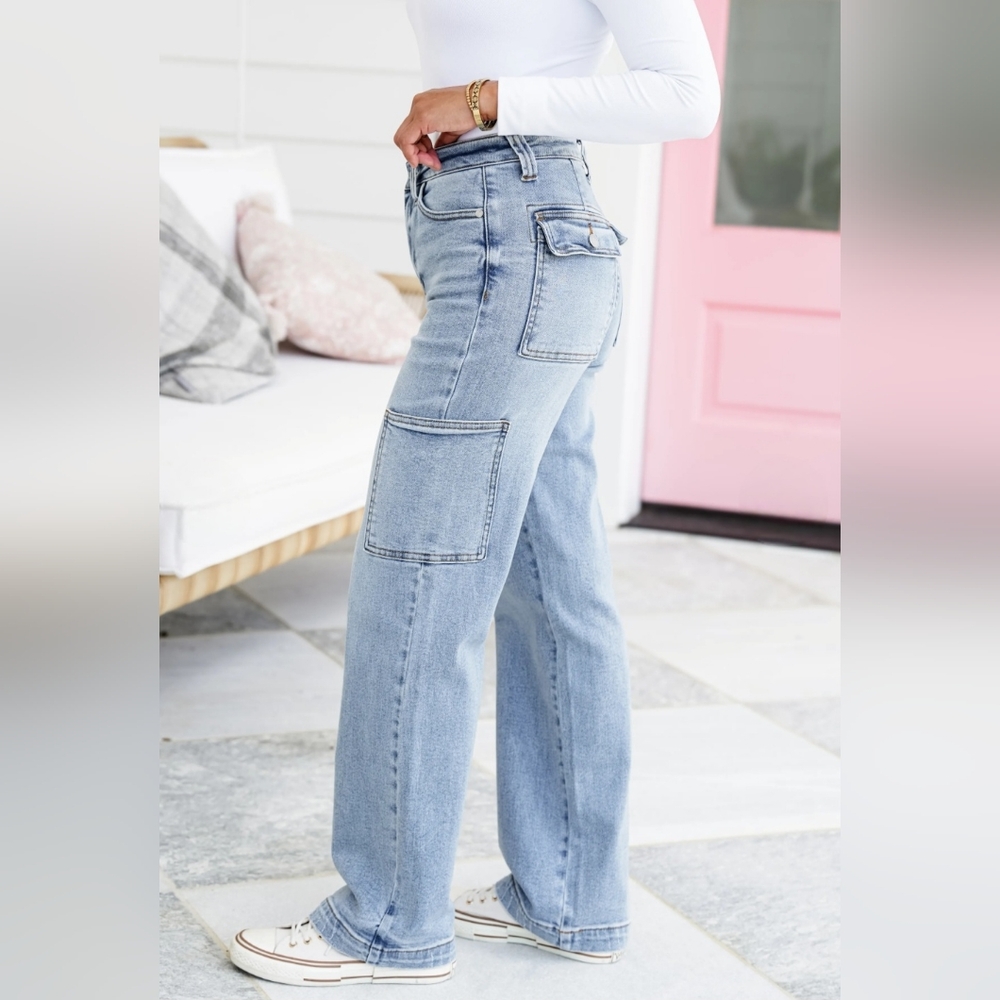 Judy Blue High Rise Light Wash Straight Wide Leg Cargo Jeans Regular Plus NEW - Picture 11 of 16